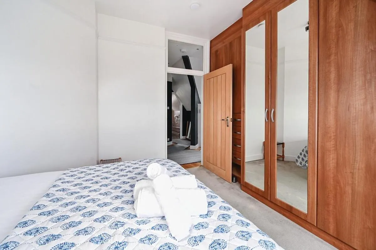 Apartment Host & Stay - The Cliff Greenhouse Brighton