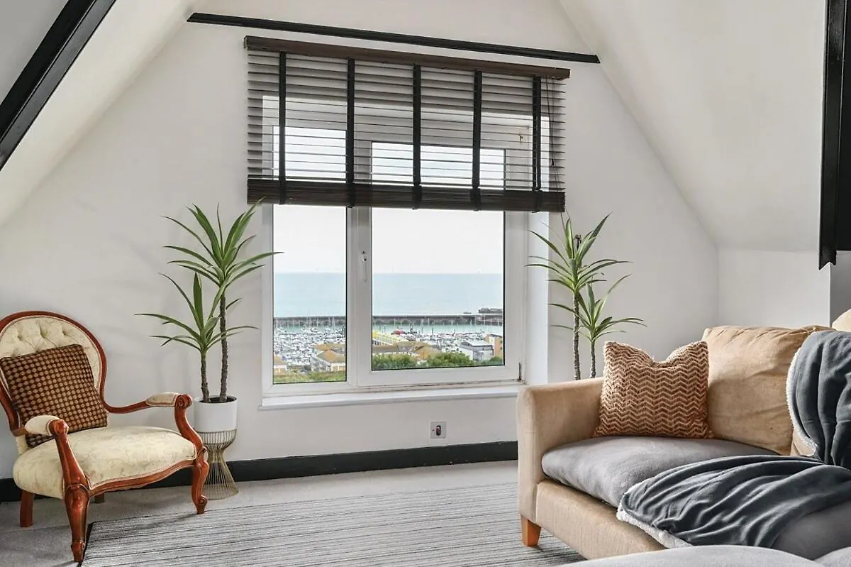 Host & Stay - The Cliff Greenhouse Brighton